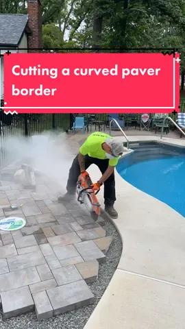 Cutting in a curved border on paver patio or walkway.  Here’s the steps I use on cutting in a curved border up against a fixed structure.  #beermantheplantman #pavers #paverpatio #paver #fyp #patio #hardscape #hardscapebrotherhood #backyardvibes 
