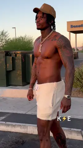 Tag tattoo artist i should collab with #fyp #foryoupage #viral #king68 #foryou #style 