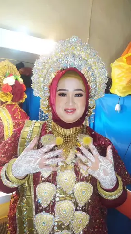 Makeup By Friske Dhanio #muasulselmuamakssar #muabugis #makeupweddingmks #makeupartist #makeupgraduation #makeupmapettuadamakassar #weddinggalerybugis 