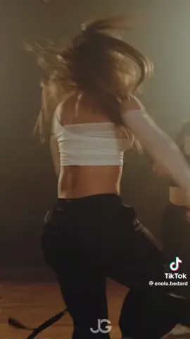 This girl got skills !! 👏 #enolabedard  . #dance #OnTheFloor #jlo #dancer #energy #streetdance #hiphop #hiphopdance #powerful #fyp #dancersoftiktok #girlswhodance #girlboss #danceperformance #danceawesome #goals #performance 