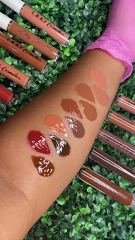 Available now on my tiktok shop for only $10‼️ It’s imperative that you see these gloss swatches 😌😍🥰 #blackgirlfriendlymakeup #blackgirlfriendlyskincare #blackownedcosmeticsbrand #blackownedcosmeticline #blackgirlbusinessowner #supportsmallbussiness❤ #howtoapplynudelipgloss #nudelipgloss #blackgirlmakeuptutorialvideos 