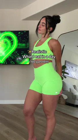 What I eat in a day to grow my glutes 💚🍑 high protein meals to grow those glutes + @alix earle x @AminoLean Energy from Amazon to fuel my workout 🫶 #GymTok #fitnesstok #whatieatinaday #mealideas #highprotein #glutegrowth #healthymeals 
