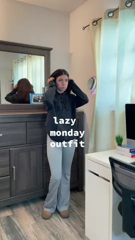 Comfy outfit today! Bc madrugue 😩 #comfyoutfits #lazyoutfits #outfitinspo #fashiontiktok #backtoschool 