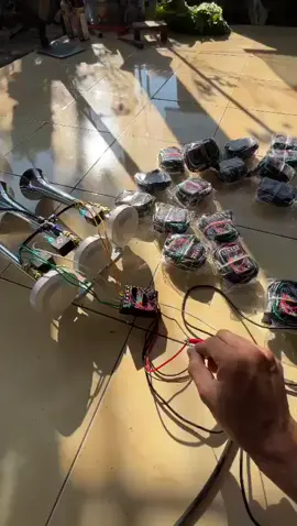 ready stok Sam, modul ala Basuri untuk corong tiga. harga cuma 250k dapat 17 nada. bisa langsung cek keranjang kuning, atau wa 082241772218 #romansasopirtruck #truck_holiday #truckholiday #galeryladiestruckindonesia #truk_indonesia #klakson #modulbasuri 