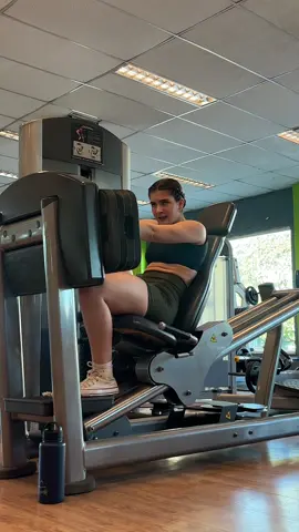 os impasses de ser uma pessoa de linguagens e fazer contas quando progride carga #fy #foryou #GymTok #academia #Fitness #gymgirl 