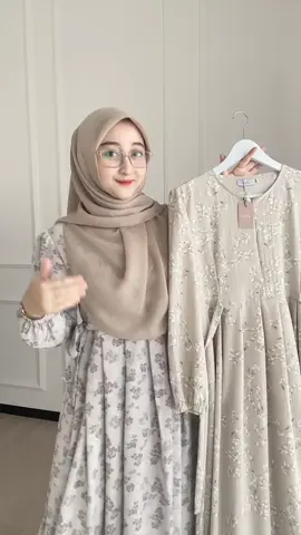 Lebih cocok yang pertama / yg kedua buat ketemu camer? 😆 #dressmotif #gamismotif #fyp 