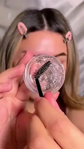 DEROL waterpeoof 3D eyebrow stying cream with poolie brush👆😘#thickeningeyebrowgel #longlasting #waterproof #DEROL #fashion #foryoupage 
