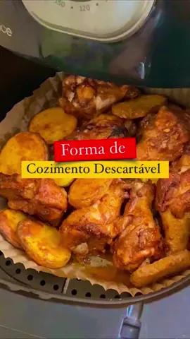 A Forma Descartável é a solução ideal para preparar alimentos na sua Air Fryer, ela possui papel antiaderente e evita o contato direto do alimento com a bandeja. Protege também seu equipamento de resíduos dos alimentos, gorduras e temperos. #casal #cozinhatiktok #airfryer 
