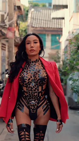 Ladyboymos #tapebody #tapebodyart #ladyboymos 