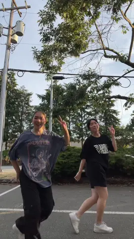 bow bowww (dc: @Kiki Mulani) #dance #duo #trend #foryou #nananana 