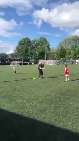 Left foot, right foot shoot #footballclubforkids #football #footballlessons #suttoncoldfield #birmingham #westmidlands #shooting #passing #footballdrills #footballlessonsforkids #u8s 