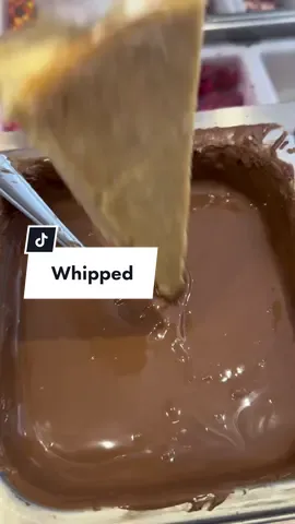 Nearly just took a chung out of my phone trying to eat this one. Attension all chooclaye lovers…  #dessert #desserttok #chocolate #london #Foodie #foodreview #fyp 
