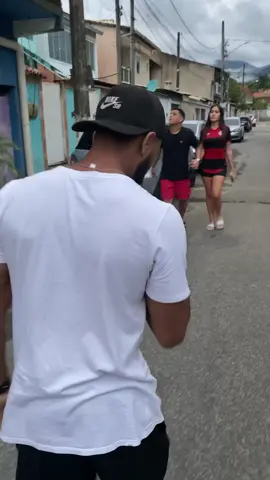 Ata pensei que queria o short da famr dela 😡
