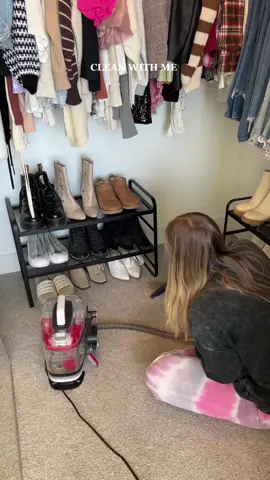 carpet steamer is on major sale ($40 off!!) and linked in my bio ✨🧼🫧  i love that it comes fully apart to clean every crevice (unlike the 3 other steamers i’ve owned in the past)  #cleanwithme #carpetcleaning #CleanTok #cleaning #cleaningmotivation #resetwithme #satisfying #productivity #hoover 