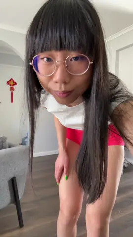 😆 #fyp #asian #petite #handsonthefloor 