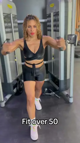 Muscles don’t make you masculine AND they are key to healthy ageing! According to a recent University of Michigan study, “weak muscles could be just as influential on your long-term health as smoking cigarettes!” #fitnesssnob #fiftyfine #fitover50 #genx #foryoupage #fyp #athleisure #OOTD #strengthtraining  @Nike  @KORAL 