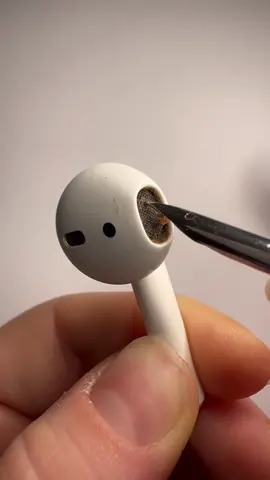 Watch us clean Airpods using #deluxeairpodcleaners 🙌🏽 #linkinbio #cleaninghacks #cleaningtiktok #satisfying #fyp #limitedstock #satisfyingvideos #airpods 