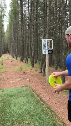 Wait for it…🤯 (IG🎥: @jacksongriffith)  #Extreme #UNREEL #trickshots #frisbee #stunts 