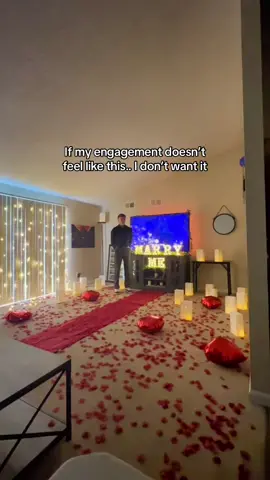 🙌🏼🤞🏼💍.. #engaged #engagement #proposal #wedding #fyp 