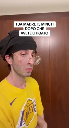 Ma si può essere piu lecchini di cosi? #lecchina #mamma #stevemozz #videocomico #mammaefiglio #litigata 