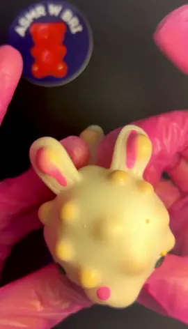 This bunny rabbit is so cute!🐇 #mochipimplepop #fyp #satisfying #asmr #relax #pimplepop 