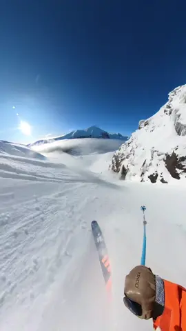 Alto dia compartiendo con amigos por @cerro_chapelco  #ski #parati #elevateyoursensations #skitouring #fyp #seebetter #cerrochapelco #patagonia #argentina🇦🇷 #skiing #endlesswinter 