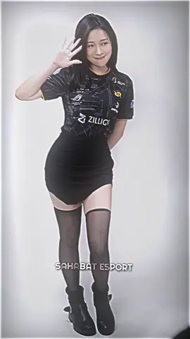 Jersey RRQ memang tidak gagal😍 #mplseason12 #mobilelegends_id #mobilelegends #teamrrq #rrqhoshi #rrqsnow #fyp 