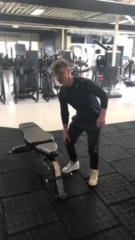 Wie skipt der ook altijd benen??🤨 #njoyfitnessnoordwijk #benentrainen #neverskiplegday #foryou #foryourpage #trending #fypシ #Fitness #GymTok #train 