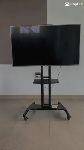 Mẫu giá treo tivi di động . Thích hợp cho tivi từ 32-75 inch , có chốt hãm bánh xe và chỉnh được độ cao 