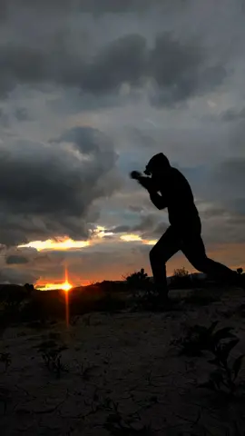 #motivation #motivacionpersonal #motivaciongym #motivacionfitness #fight #fighter #mental #saludmental  #mentality #disciplina #sunset #centrate #entrenamiento #desarrollopersonal #motivacion #sports #deporte #exito #enfoque #focus #focusmode #yo #shadow #sombra #sombradeboxeo #pushups #lagartijas #jabs #rectos #gancho #uppercut #boxingjab #boxingcross #pibot #mentalidaddecampeon #shadowboxing #abs #abdomen #rocky #success #superacionpersonal #inspiración #crecimientipersonal #training #gym #Fitness #gymmotivation #trainingmotivation #fitmotivation #frases #actitudpositiva #perseverancia #gymrat #GymTok #bodybuilding #nopainnogain #funny #autoestima #goals #motivacional #determination #CapCut #🥊 #🇲🇽 #workout #boxing #workoutmotivation #metas #hardwork #modoguerra #esfuerzo #resultados #box #campeón #boxingtraining #champ #champion #place #desert #mexico #me #strongman #stronger #💪 #boxer🥊 #discipline #boxmachine #boxmotivation #champ #winner #mentalitymotivation #body #bodypositive #preparacion #MentalHealth #tiktoktraining #workoutDay #salud #sportstok #viral #vidasana #successmotivation #exitoso 