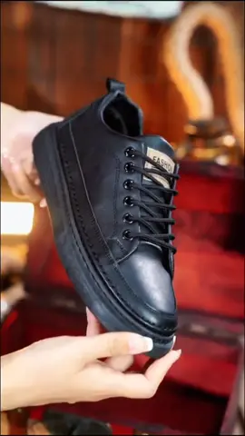 [PROMO KOMISI AFILIATOR 15%] Sneakers pria import premium full black cakep banget, ready terbatas free ongkir bisa COD, #shoesrecommendation #sneakerstore #flashsale #sepatusneaker #promoafiliasi #sepatukulitmurah 