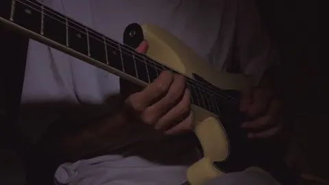 ចូលតុៗ//Santana - Moonflower #santana #guitar #guitartok #electricguitar #cambodia #foryou #fyp 