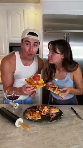 Best pizza ever?? @🏄🏼‍♀️Eva Miller🌊 #pizza #couple #asmr #cooking #oddlysatasfying #foryou #fyp 