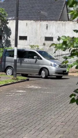 Sekedar Mobil  Yang Ber Umur 13 Th   Mobil Yang Fitur Nya Kebanyakan 🫣😅  Jok Kulit  Tv 3  Pintu Elektrik Krey Original  Bisa tidur , bisa ngobrol , bisa selonjoran , bisa makan , bisa nonton semua ada di dalem mobil 😄 Nissan Serena HWS 2010 Low Km Dengan Kondisi Mendekati Sempurna 🥰😍  Full Original Luar & Dalam  Hallo hallo 085223415282  #jualserena #jualserenahws #jualserenac24 #jualnissan #jualserenabekas #jualserenabandung #jualserenajakarta #mobillowkm #mobilbekas #mobilbekasberkualitas #mobilbekasbandung 