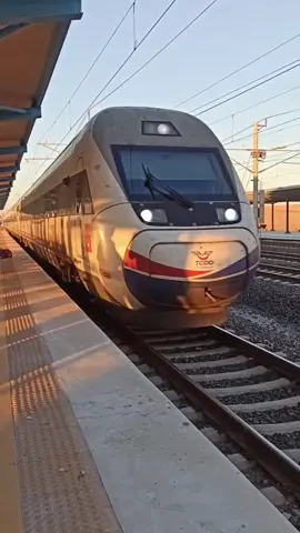 YÜKSEK HIZLI TREN 🚆 POLATLI İSTASYONU. #tren #yüksekhızlıtren #ankara #polatlı #seyehat #yolculuk #ray #yol #tatilkeyfi #tcdd #istanbul #trend #keşfet #akış #reel #teknolojik #travel #türkiye🇹🇷 #anadolu 