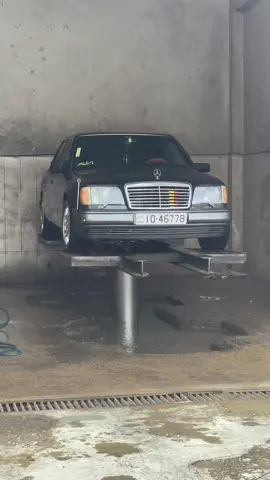 متخيل انه غيرك حبني من طريقة كلامي عنك ؟🖤  #w124 #w124amg #merseds #explore #trend #jordan #car #الكرك #جامعة_مؤته #اكسبلور 