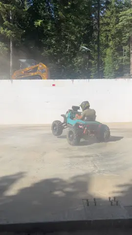 Breaking in the new shop floor in the best way we know. #grindhardplumbingco #sentandbent #powerwheels #donuts #powerwheelsmods 