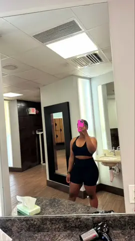 Back in gym !!! Back to workout content #Fitness #usa🇺🇸 #edgefitnessclubs 