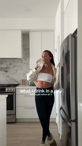 Honestly, I could have had more drinks 🤣 but heres a realistic what i drink in day ✨🧋 #whatidrinkinaday #healthygirl #beveragegirlies 