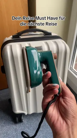 Ad | So mini und so effektiv 🤩 Link zum Produkt➡️https://hausglanz.co/de/products/mini-steam-iron #reisen #urlaubstipps #tipps #musthaves #sommer2023 #MomsofTikTok #steamiron #fürdich 