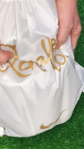 Nike Tiempo Ronaldinho Football Boots #r10 #ronaldinho #ronaldinhogaucho #nikefootballboots #footballboots #football #footballl #soccerboots #soccerboot #footballboot #cleats #asmr #footballasmr 