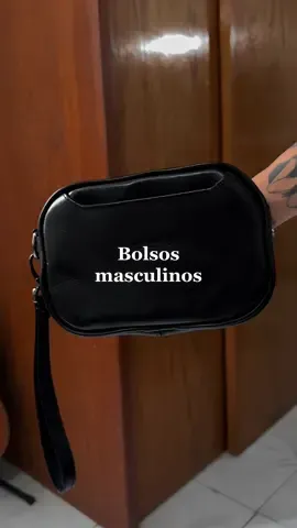 Ig: lechuga.ra para saber donde compro los bolsos masculinos.  #fashiontiktok #mensfashion #modayestilo #menswear #consejosparahombres #modamasculina #bagsformen #bags #bolsasparahombre #outfitinspo #menstyleguide #dateoutfitideas #outfit #outfitideas #menstyletips #marcasmexicanas 