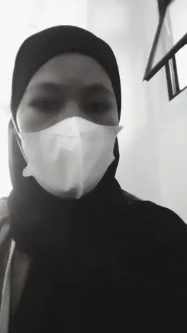 Meskipun badan lg tidak fit,tetep semangat untuk menuggu anak ku yg lg MPLS kls 1 SD💪💪