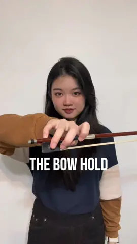 Get the bow hold in 28 seconds #violintutorial ☺️ Violin Lessons with us too! 