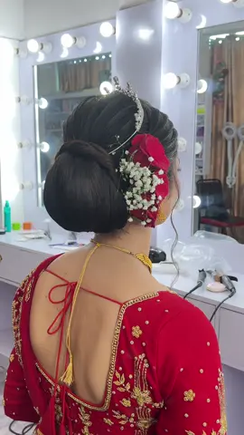 Roses on brides❤️ #makeup #bride #bridalmakeup #bridalhairstyle #bride #bridallook #bridalhair 