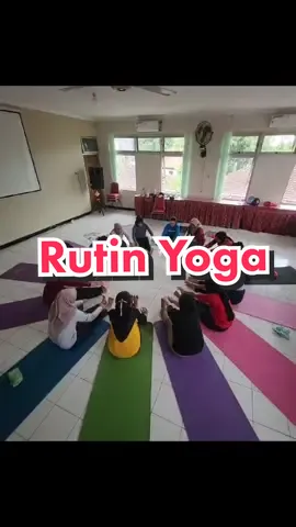 Olahraga yuk bisa yuk... #yoga #matrasyoga #matras #olahraga #harus #bisa #bye #obesitas #ngunut #tulungagung 