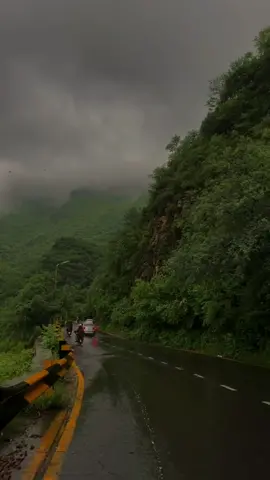 📍MARGALLA HILLS❤️. #rohailbhattiii #islamabad #islamabadians #nature #travel #peace #baarish #rain 