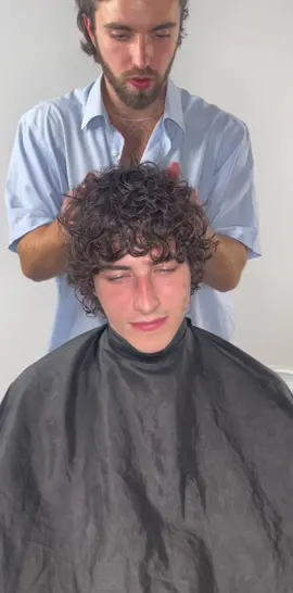 Always fun soung longer hair, changes things up fron a skinfade fir once 😂 #haircutideas #curlyhair #haircut #hairtransformation #menslonghair #longcurlyhairstyles #threads #foryoupage #4u