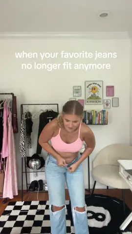 the only part i hate about the second trimester 🥲 #secondtrimesterpregnancy #pregnancy2023 #favoritejeans #bumpupdate 