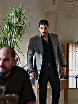 Jealous Miran😂🤭 also fake situation tiktok #akinakinozu #ebruşahin #hercai #hercaidizi #hercaiedit #miranaslanbey #reyyansadoglu #fyp #fypシ #reymir #akru #fakesituation⚠️fake⚠️ #turkey🇹🇷 #tiktok #viraltiktok #viralvideo #foryoupage #foryou #jealous #turkishdrama #turkishdizi #reyyanmiran #miranreyyan #turkishcouple #turkishedit #fypage #blowthisup 